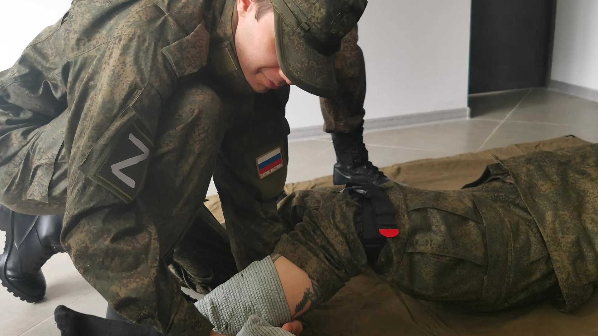 Боец с позывным Зима: в подмосковном пункте отбора доступно обучают тактической медицине