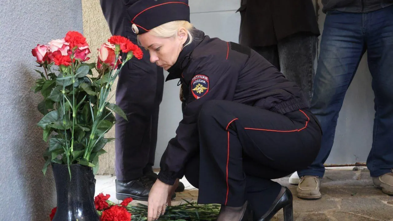 В Протвине открыли мемориальную доску памяти участника СВО