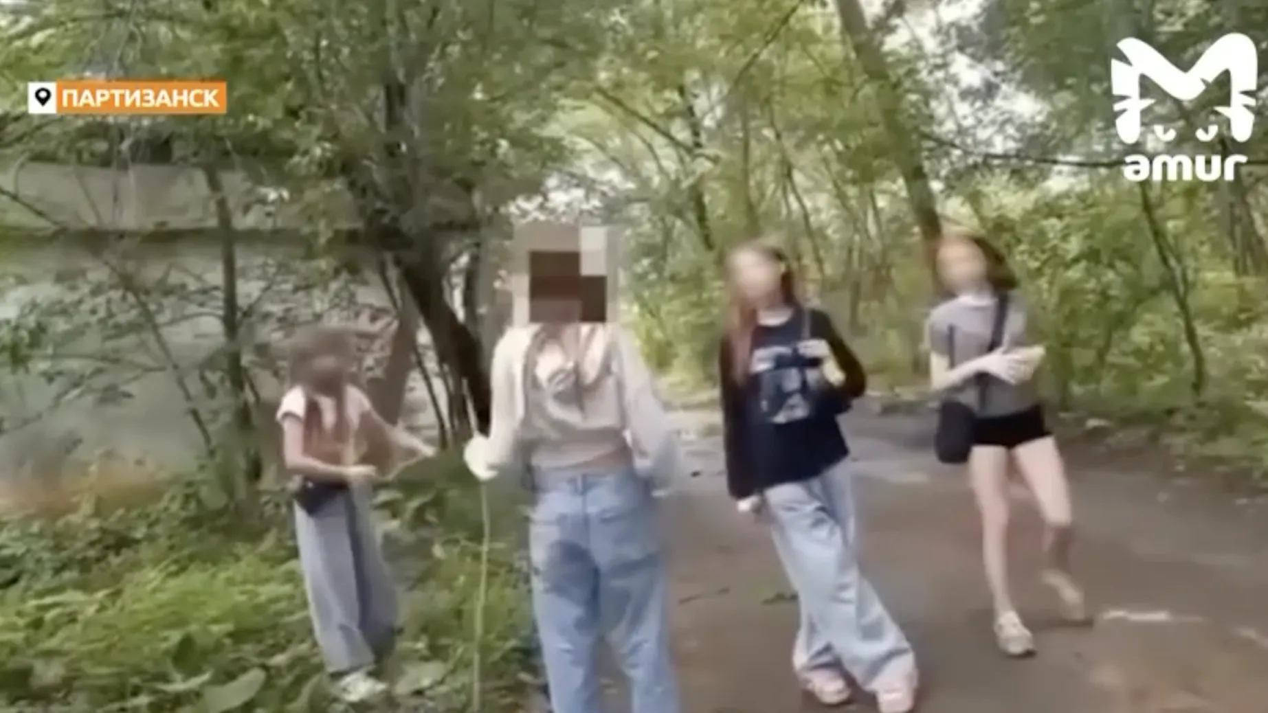 Заплевали и облили пивом: школьницы избили сверстницу на камеру в Приморье