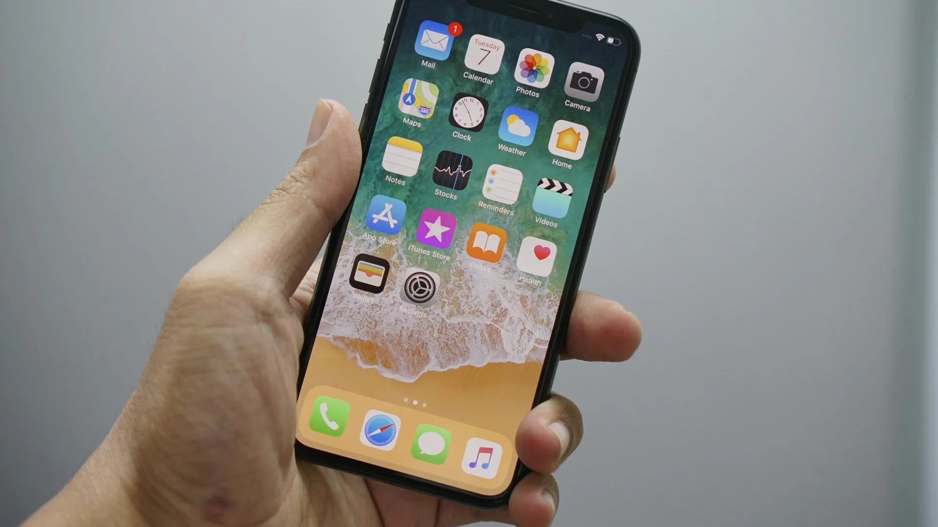 Цены на подешевевший iPhone в России могут рухнуть еще больше