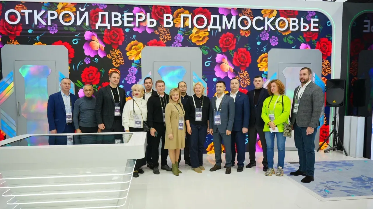 Зампред Мария Нагорная посетила стенд Подмосковья на выставке «Россия»