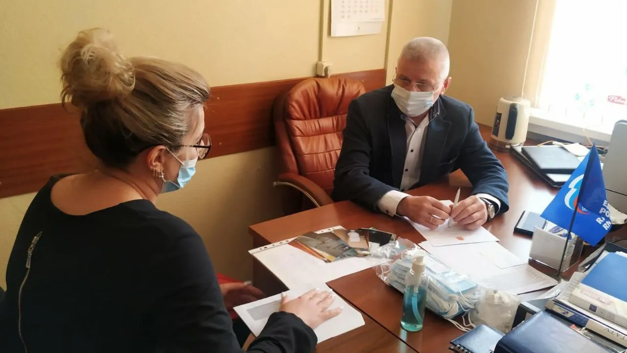 Депутат Мособлдумы поможет жительнице Подольска записаться к профильному врачу