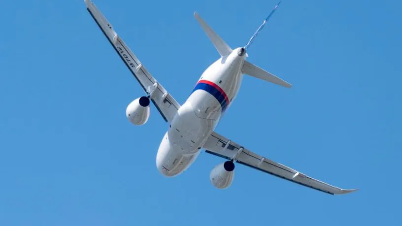 Лобовое стекло треснуло у самолета во время рейса Петербург — Москва