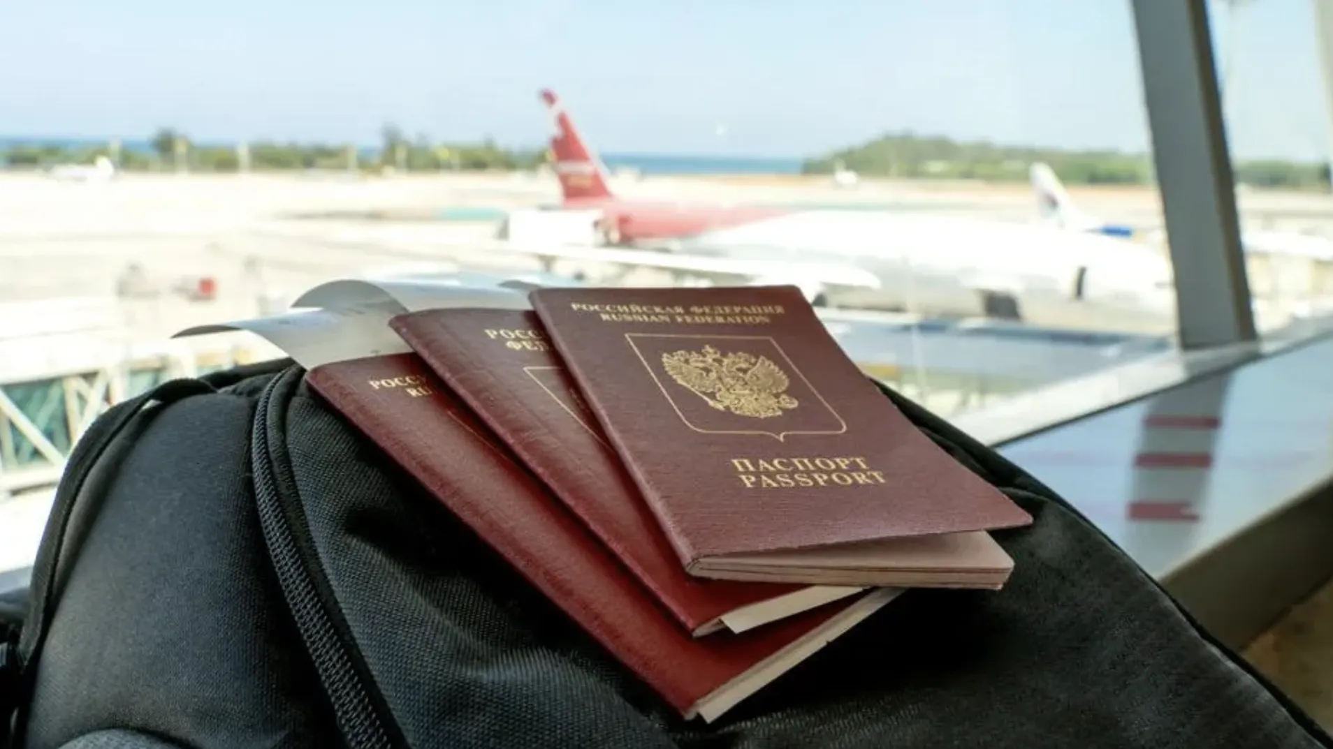 Россиянам назвали страны, которые не пустят по загранпаспорту без биометрии