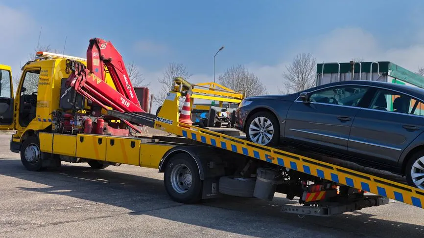 Порядка 100 автомобилей-нарушителей эвакуировали в Ленинском округе за 5 дней