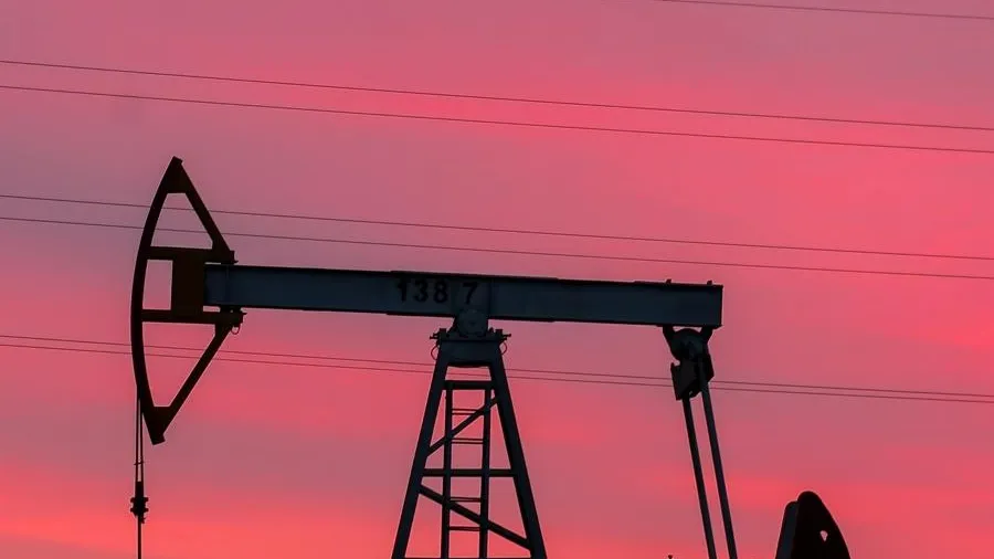 Цену отсечения нефти для пополнения ФНБ могут опустить до 50 долларов за баррель