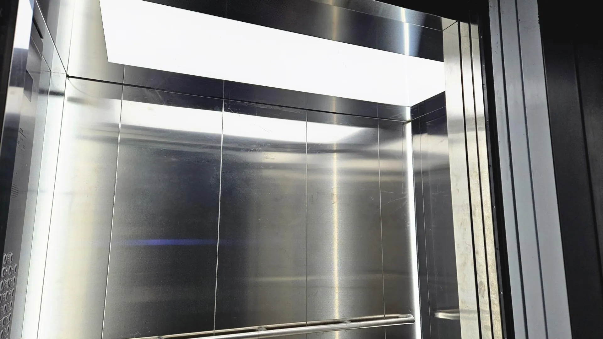 В Подмосковье до 2032 года установят более 4 тысяч новых лифтов местного производства