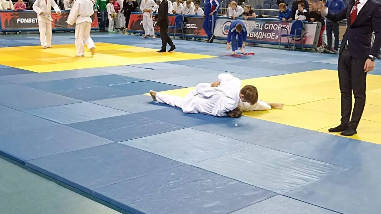 Спортсмены из Ленинского округа взяли 13 золотых медалей на Первенстве по дзюдо