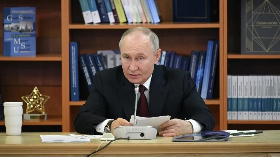 «Да ладно?»: Путин удивился московским зарплатам, думая, что они больше