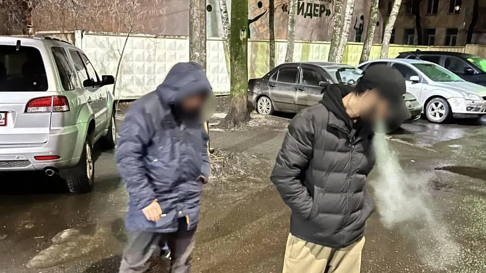 Трое мужчин перепутали школьника в Люберцах с сутенером и сильно избили его