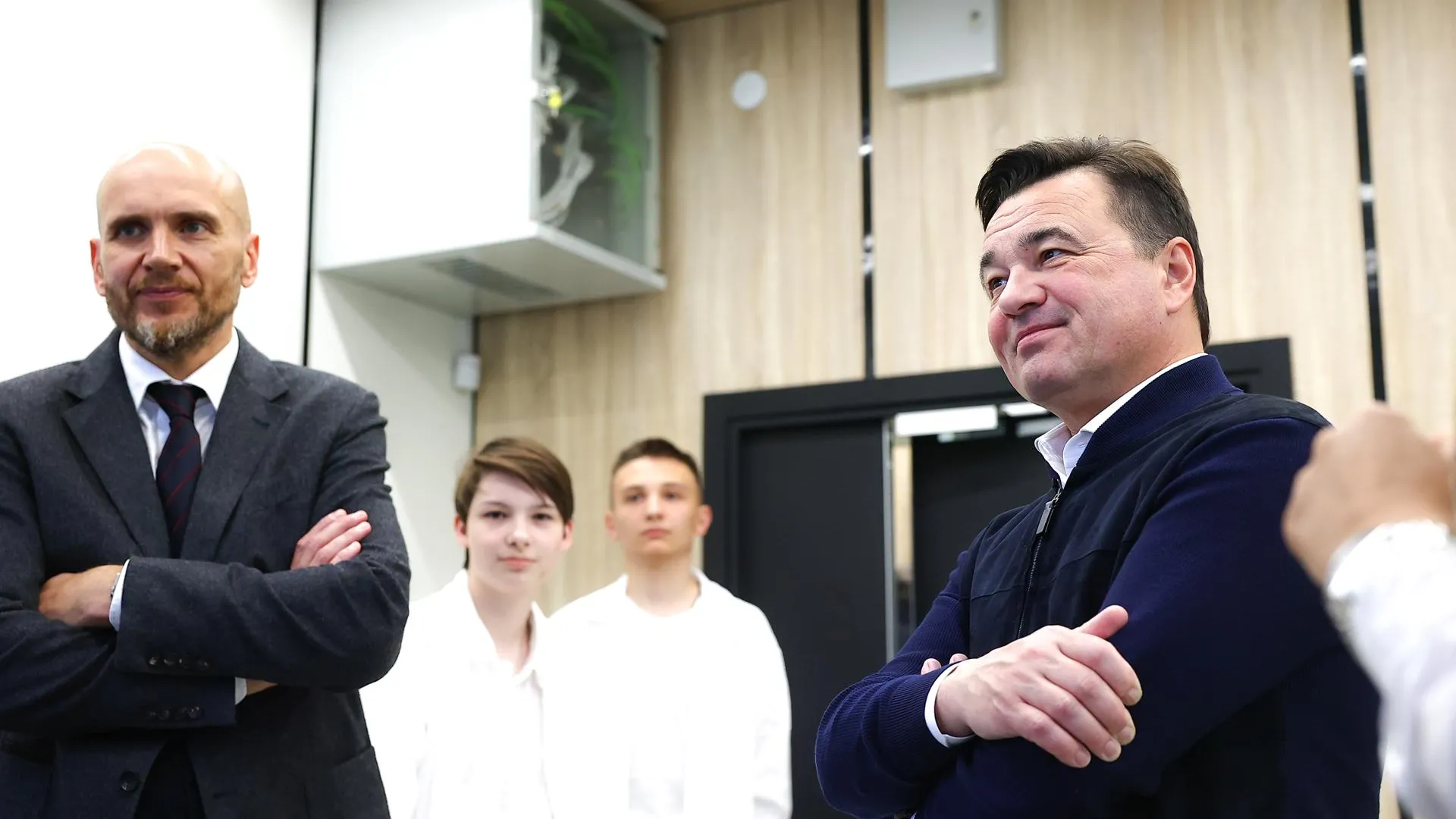 Андрей Воробьев посетил после капремонта корпус физтех‑колледжа в Долгопрудном