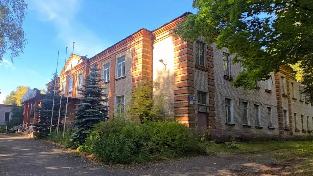 В Пушкине начался капремонт корпуса гимназии «Тарасовка»