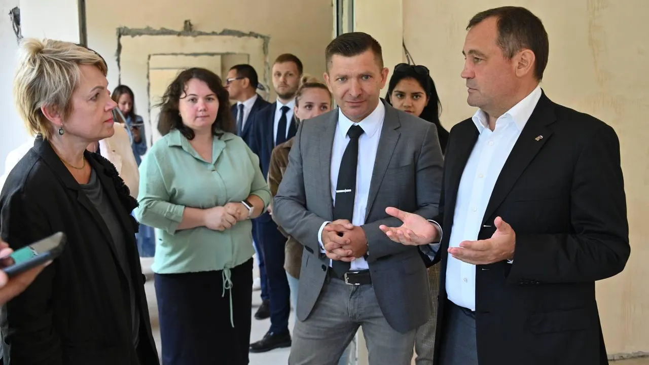 Председатель Мособлдумы Брынцалов проверил ход капремонта детсада на 100 мест в Домодедове