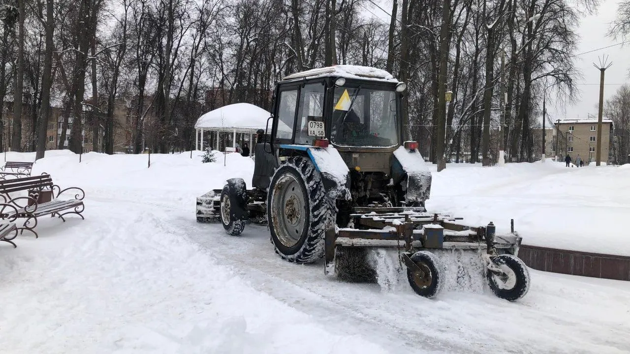 В парках Подмосковья убрано более 960 тыс куб метров снега за зиму