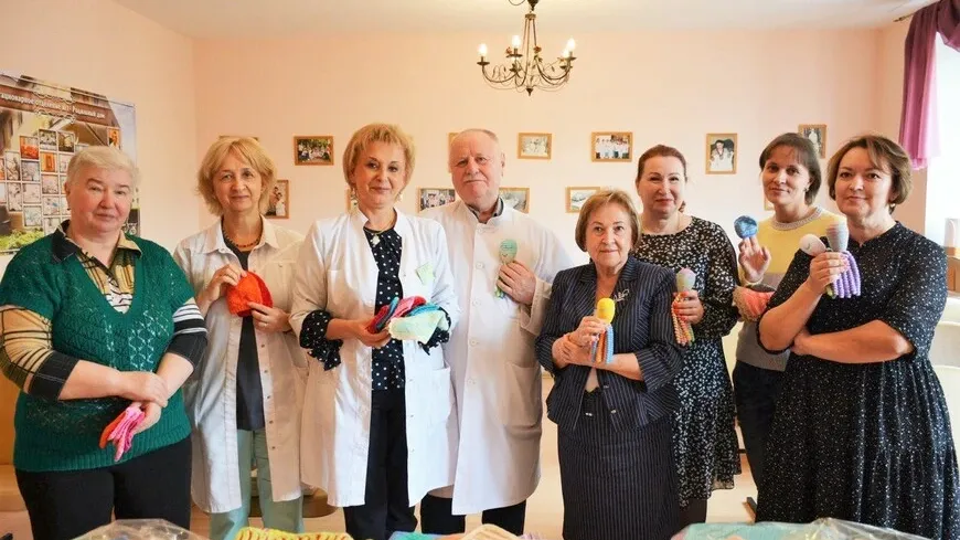 60 наборов с пледами для недоношенных детей передали в перинатальный центр Люберец