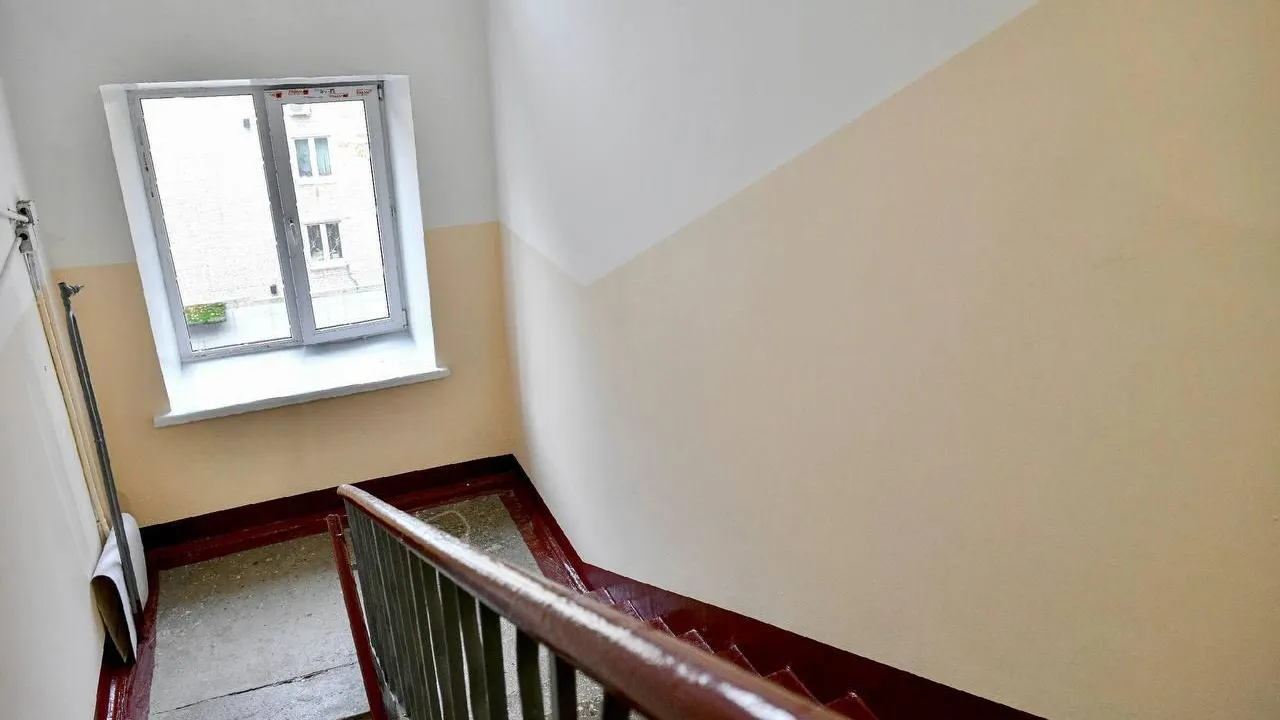 В Подмосковье отремонтировали перила и пандусы в 2 440 подъездах