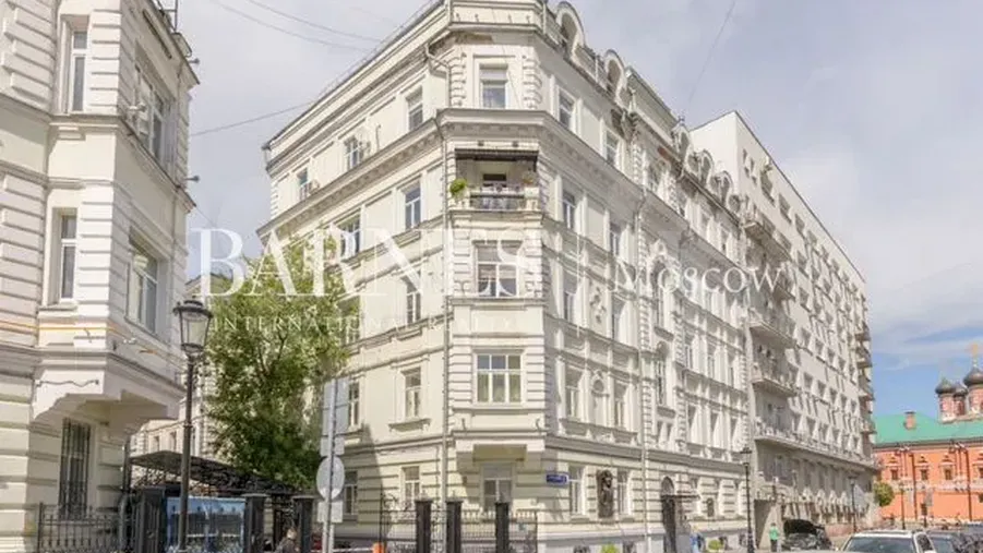 В Москве можно арендовать квартиру в доме, где жил Есенин