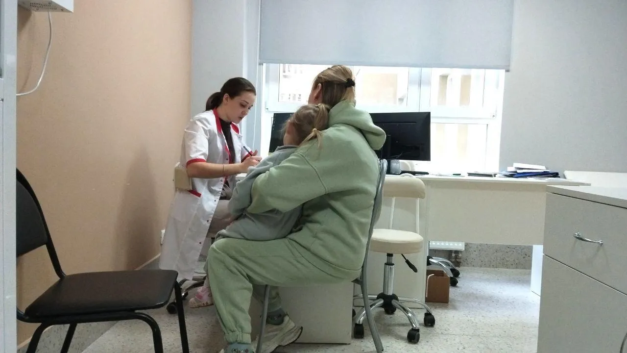 Специалисты мобильного комплекса НИКИ детства обследуют детей Балашихинской больницы