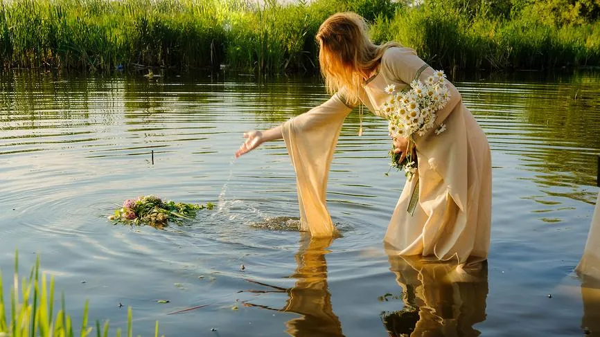 Любит — не любит: самые интересные гадания на Ивана Купалу