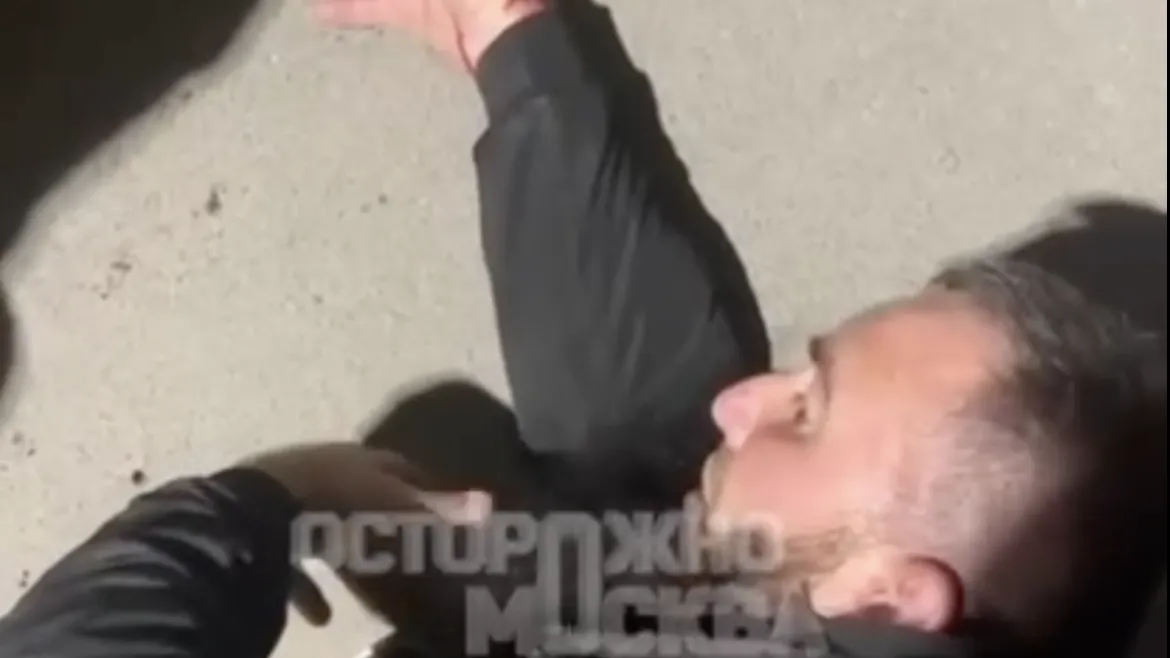 В Подмосковье мужчина напал на людей с ножом, выкрикивая религиозные лозунги
