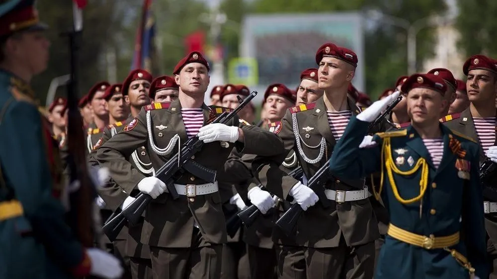 Брынцалов поблагодарил росгвардейцев за добросовестное выполнение своих обязанностей