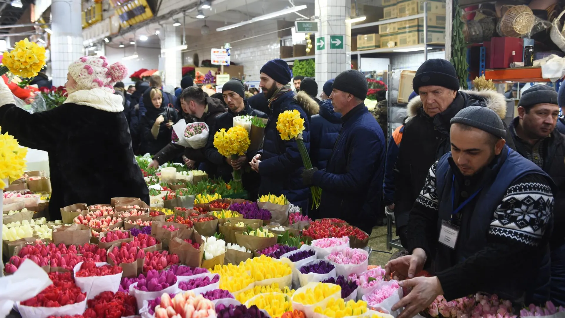 В Подмосковье увеличится число точек по продаже цветов в преддверии 8 марта