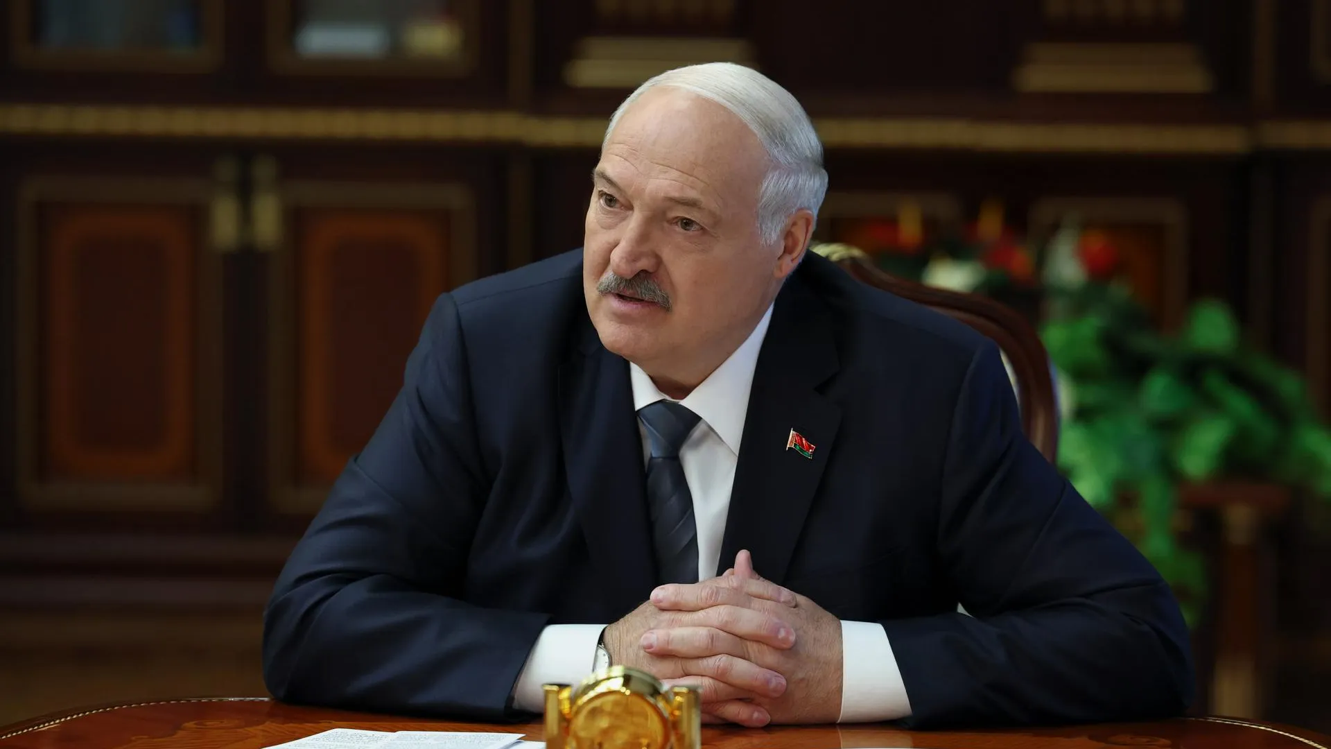 Лукашенко — о гарантиях мира: Украина — разменная карта в большой игре