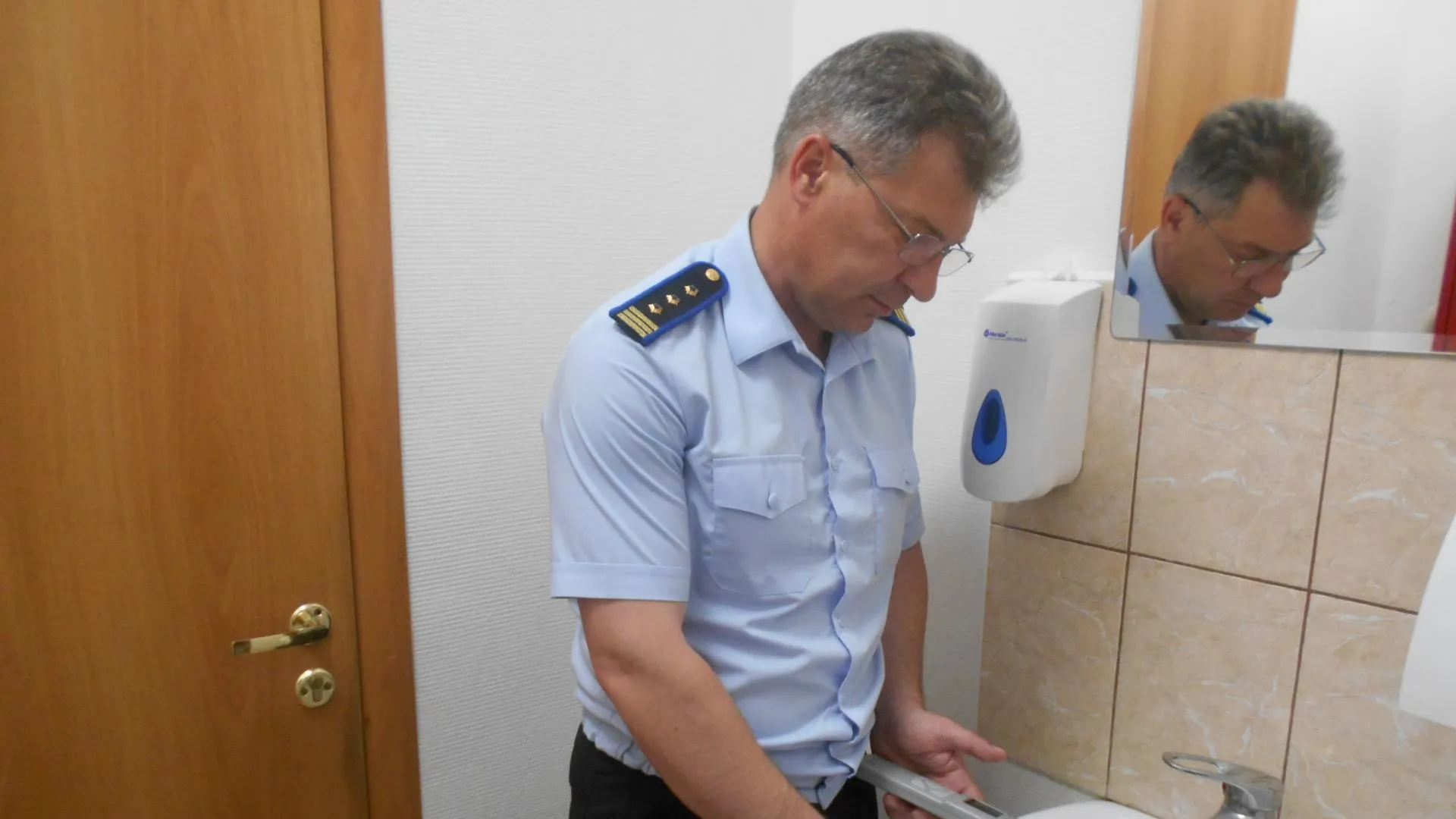 УК Красногорска решили более 1,3 тыс проблем жителей с горячей водой с января