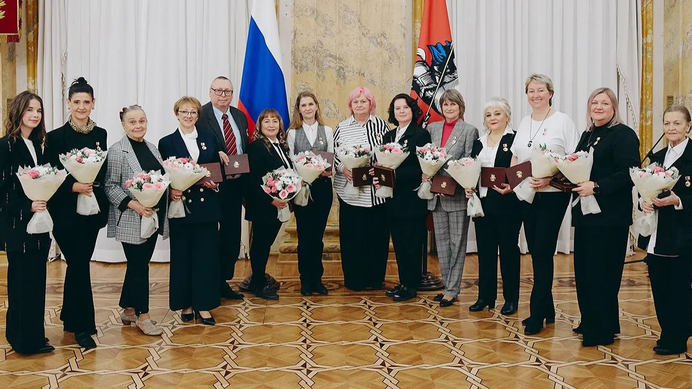 Волонтеров с многолетним стажем официально наградили в Москве