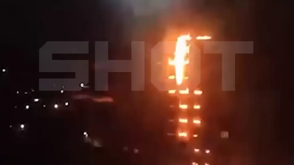 Яркая вспышка и взрыв: появилось видео атаки дрона на Смоленск