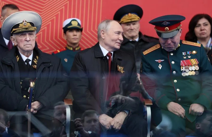 Президент РФ Владимир Путин на Красной площади в Москве на военном параде в честь 81-й годовщины Победы в Великой Отечественной войне.