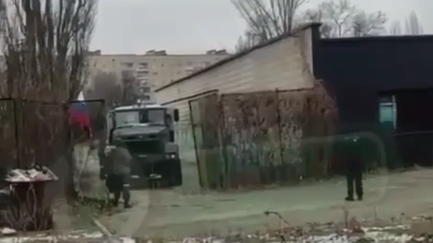 В Киеве заметили военную технику с российским триколором