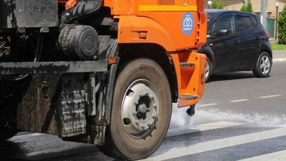 Специалисты начали ремонт дороги в деревне Алеево округа Ступино