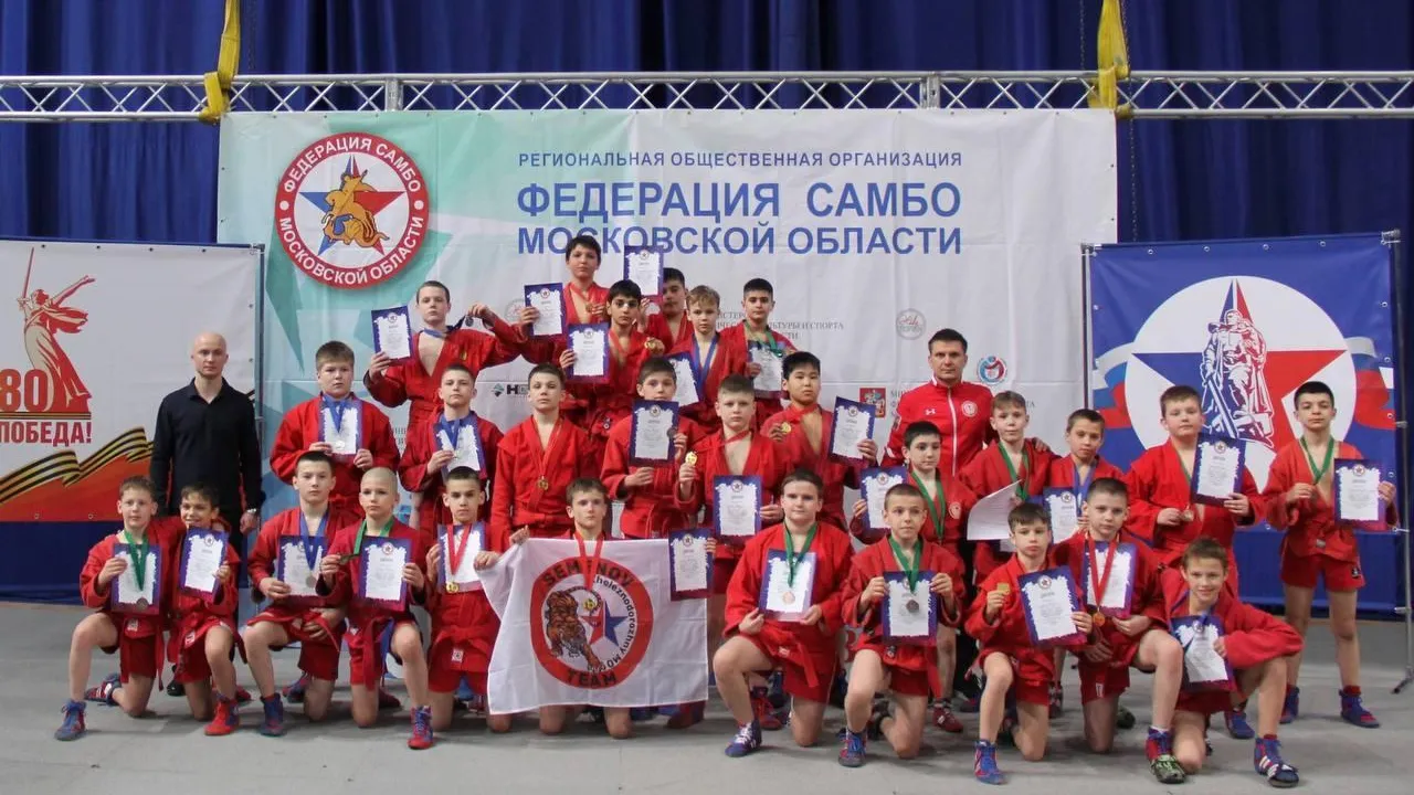 Семь медалей завоевали спортсмены Люберец на межмуниципальных соревнованиях по самбо