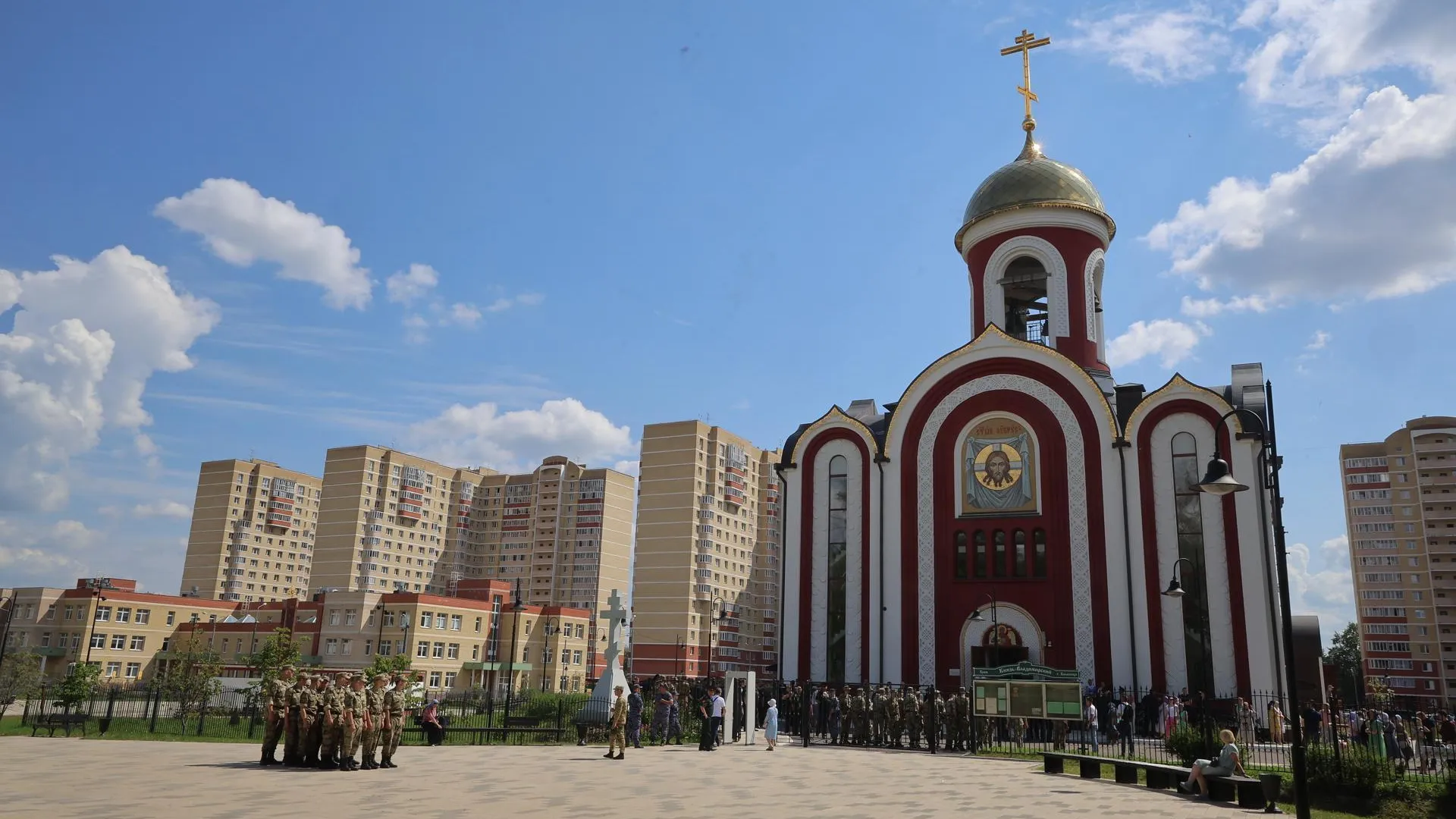 Литургию в честь Дня крещения Руси провели в главном храме Росгвардии в Балашихе