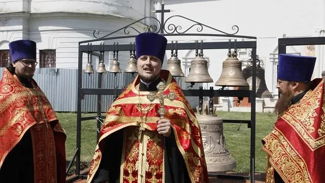 В Троицком соборе в Серпухове освятили колокола