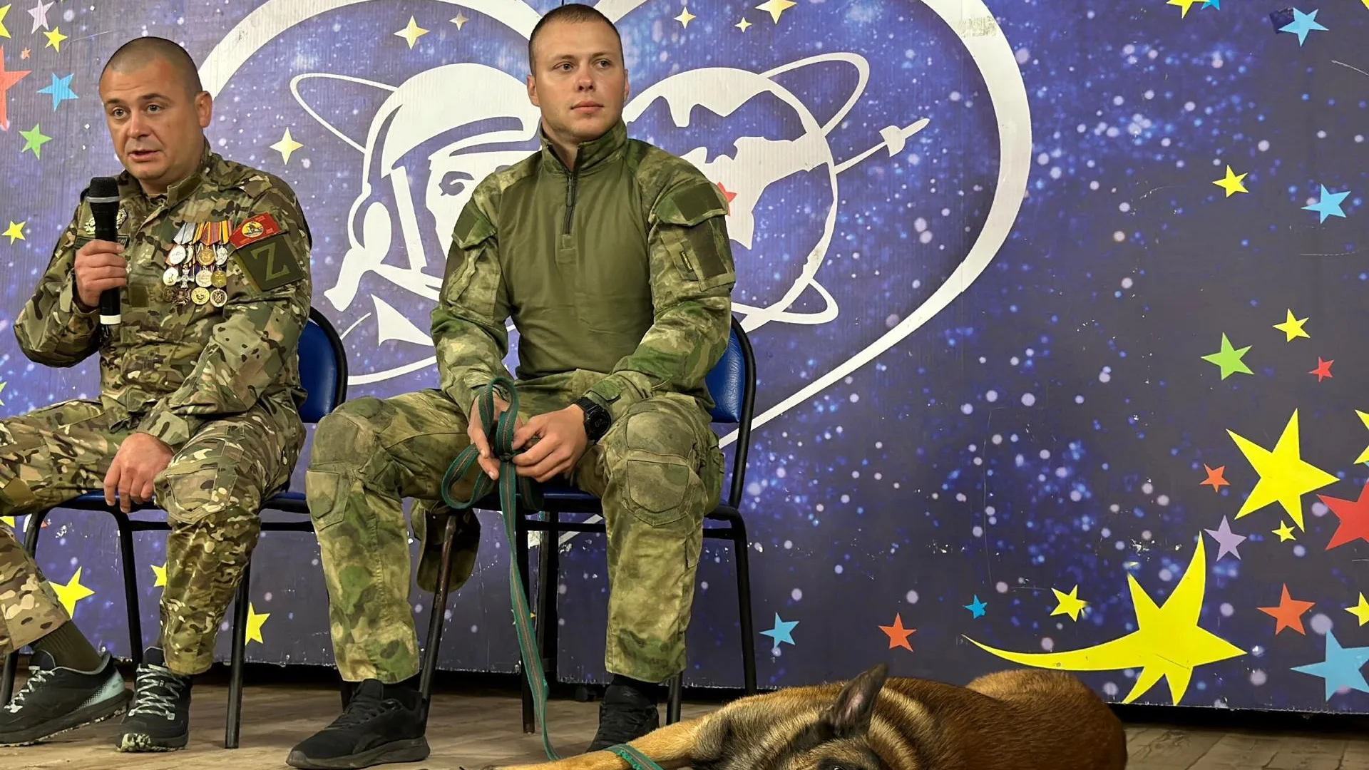 Кинолог из Ступина и его собака показали детям мастер-класс по поиску взрывчатки