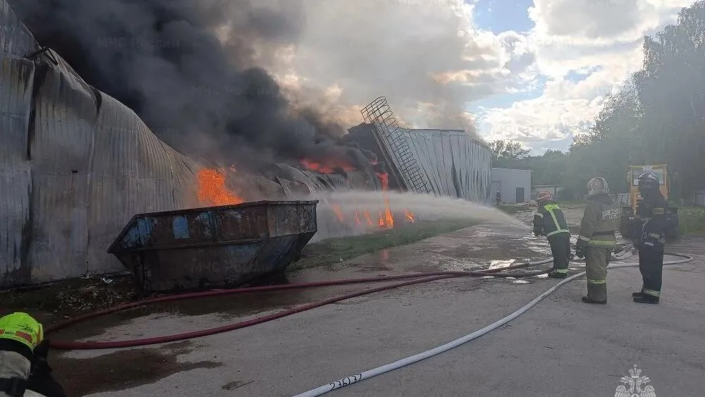 Крупный пожар на складе в Долгопрудном локализовали на площади 4700 «квадратов»
