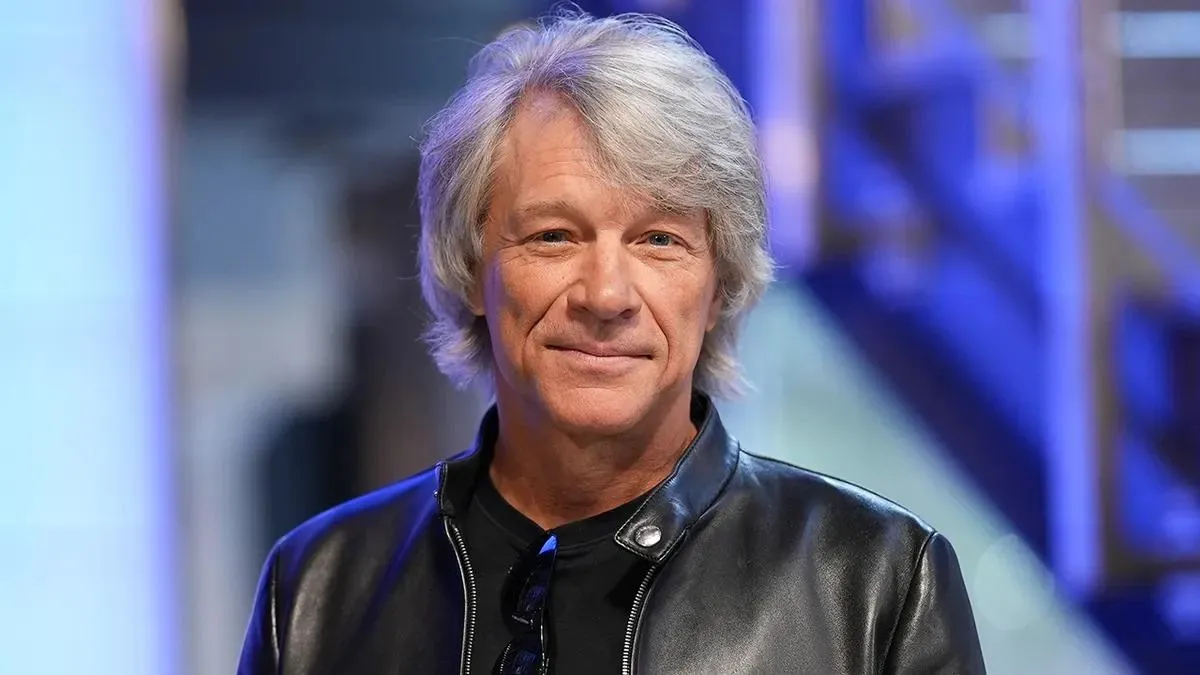 В США фронтмен рок-группы Bon Jovi отговорил стоявшую на мосту женщину от суицида