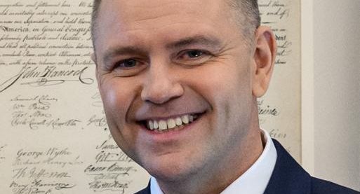 Президент Польши Навроцкий выронил пакетик со снюсом во время телеэфира