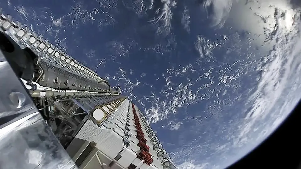 Ракета SpaceX вывела на орбиту более 20 интернет-спутников Starlink