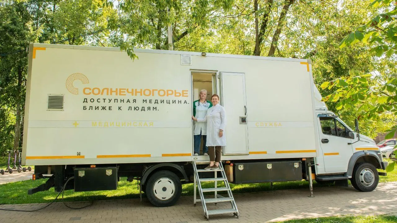 Свыше 100 тыс человек в Подмосковье сделали прививку в мобильных комплексах