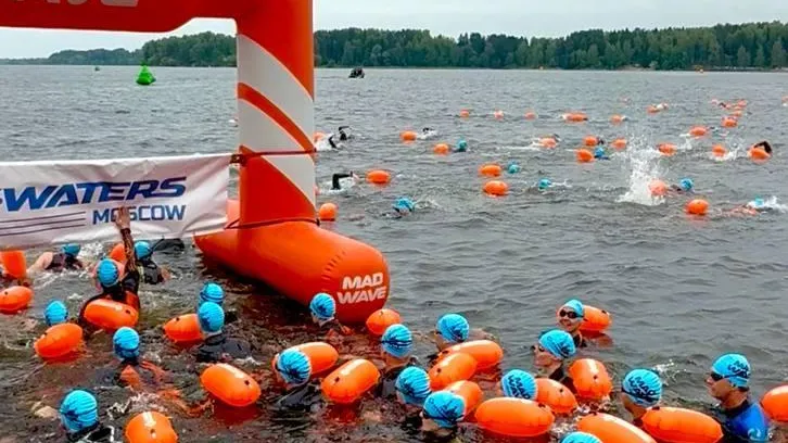 В Подмосковье прошел массовый заплыв на открытой воде
