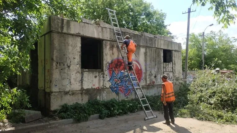 В микрорайоне Климовск Подольска начали демонтаж незаконных строений
