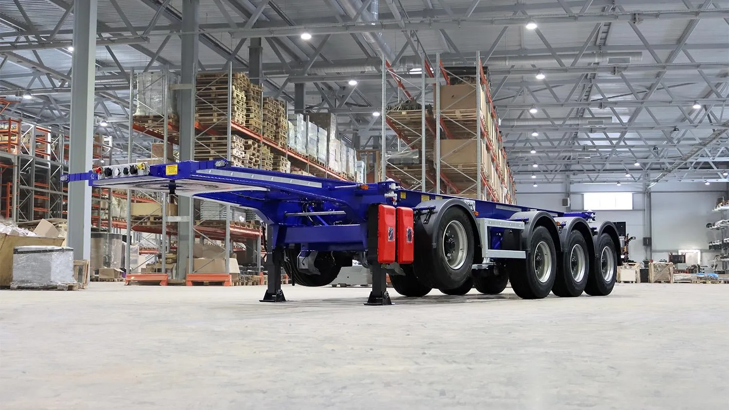 Завод «Тонар» представил в Подмосковье новый полуприцеп