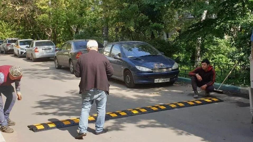 «Лежачие полицейские» установили в микрорайоне Котельников