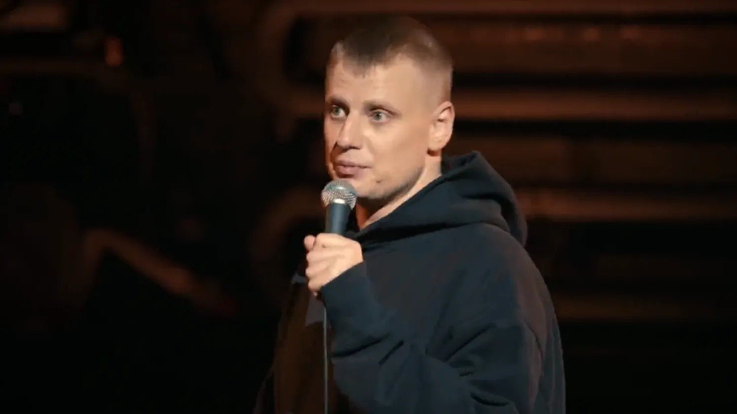 В Белоруссии заочно судят комика Комиссаренко за оскорбление Лукашенко