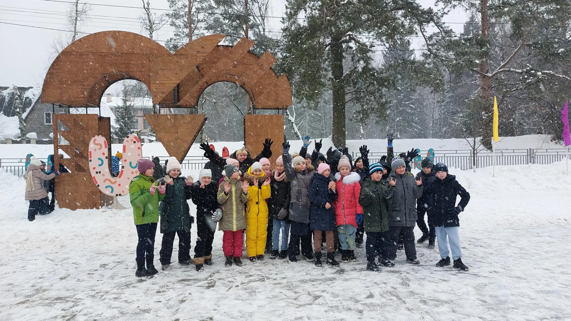 Школьники Мытищ приняли участие в экофестивале «Краски природы» в селе Марфино