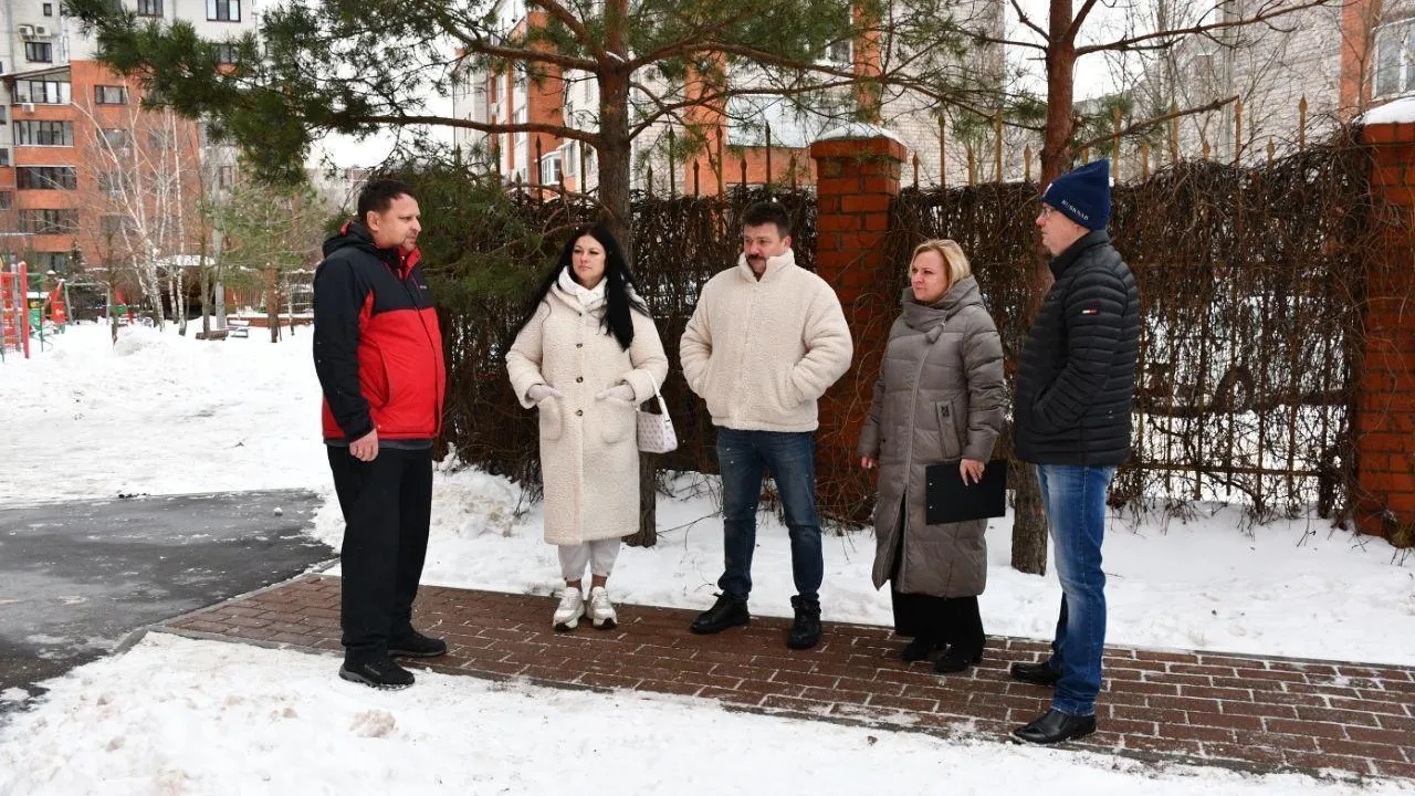 В Жуковском провели пешие обходы по дворовым территориям