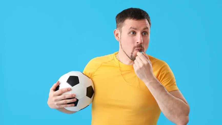 Назвал сына «собакой»: подмосковная семья воюет с учителем физкультуры